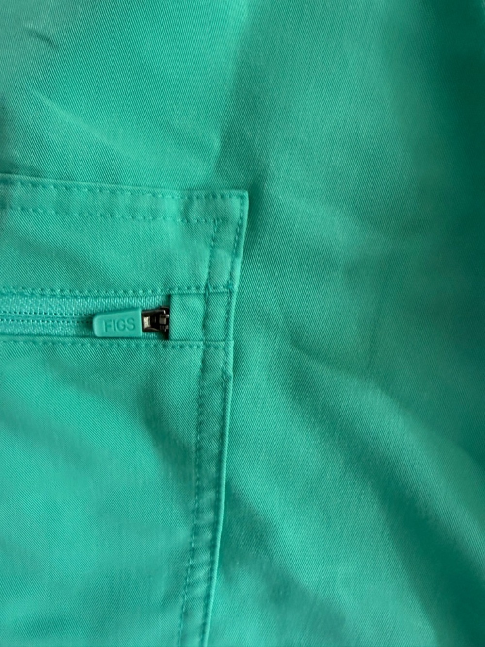 Figs Women’s Zamora Surgical Green Scrubs Joggers.   Size Small - Picture 7 of 14